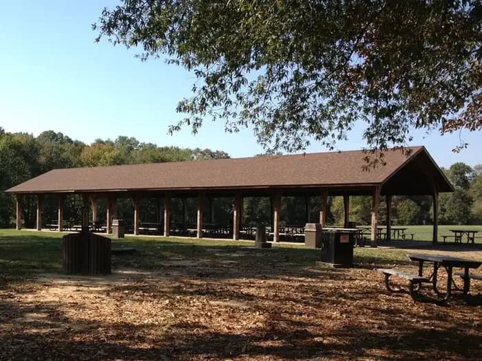 Picnic Area B at Fort Hunt Park shelter