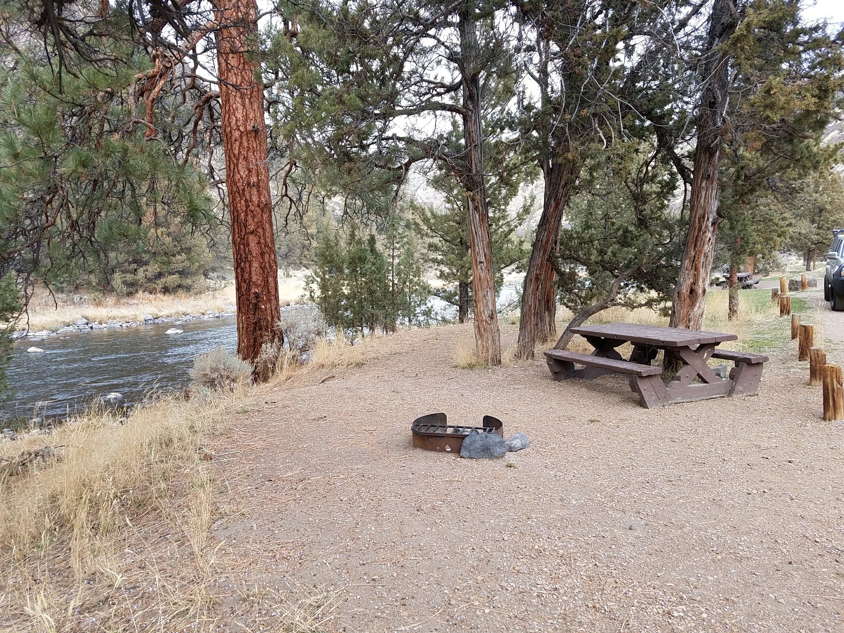 Campsite on the Crooked River at Cobble Rock Campground