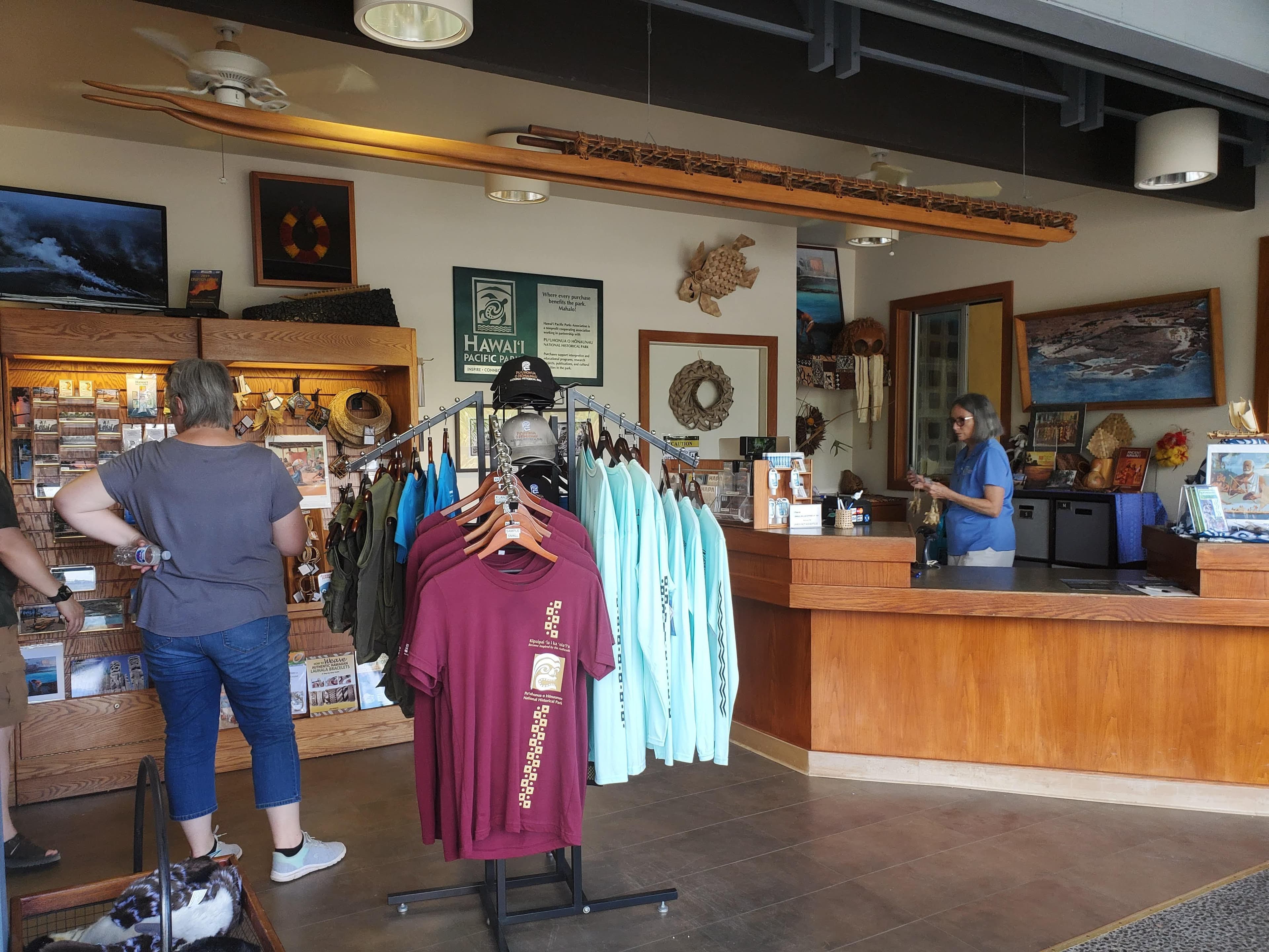 Puʻuhonua o Hōnaunau NHP Visitor Center & Bookstore