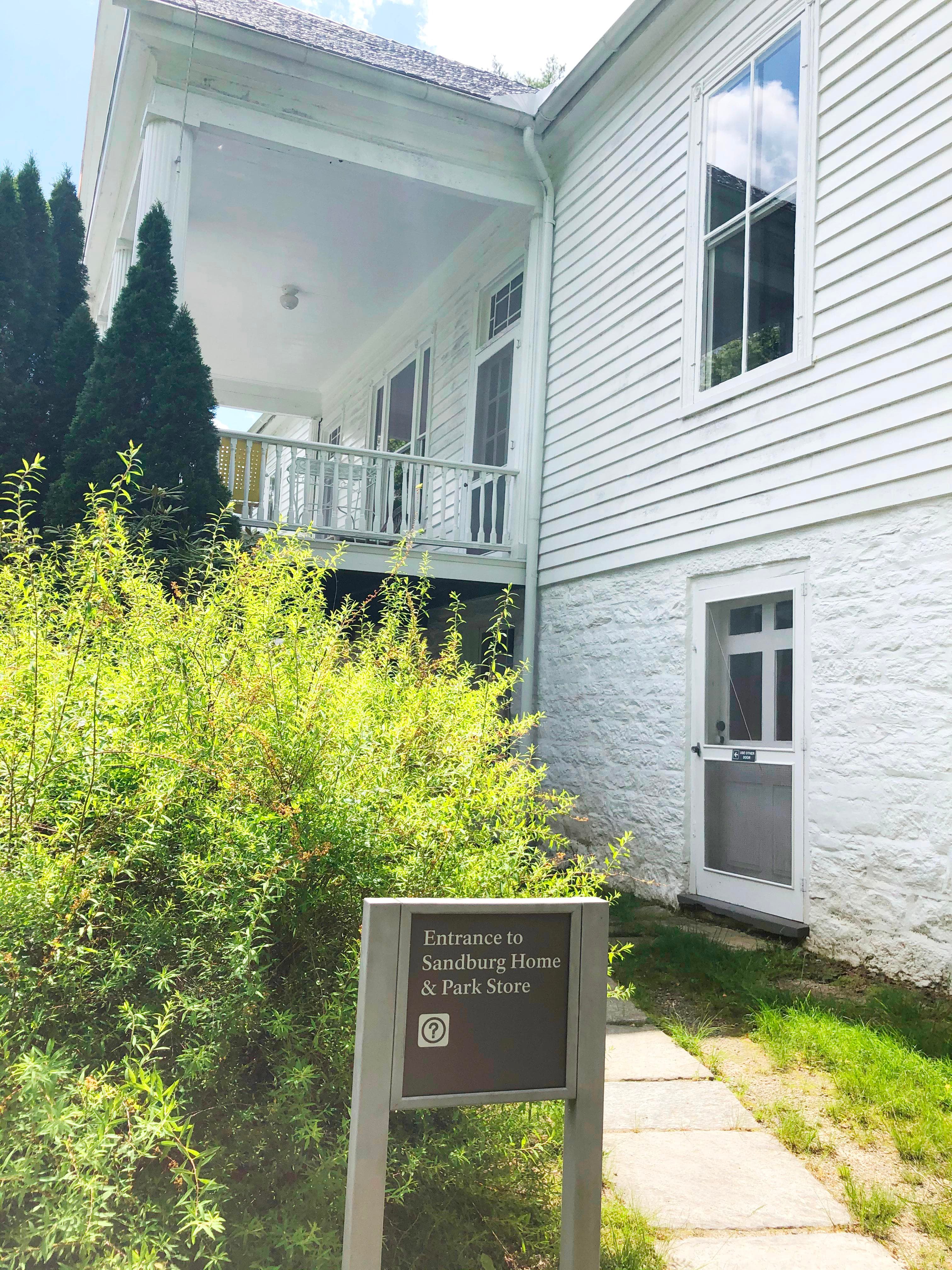 Visitor entrance to Sandburg Home visitor center and park store