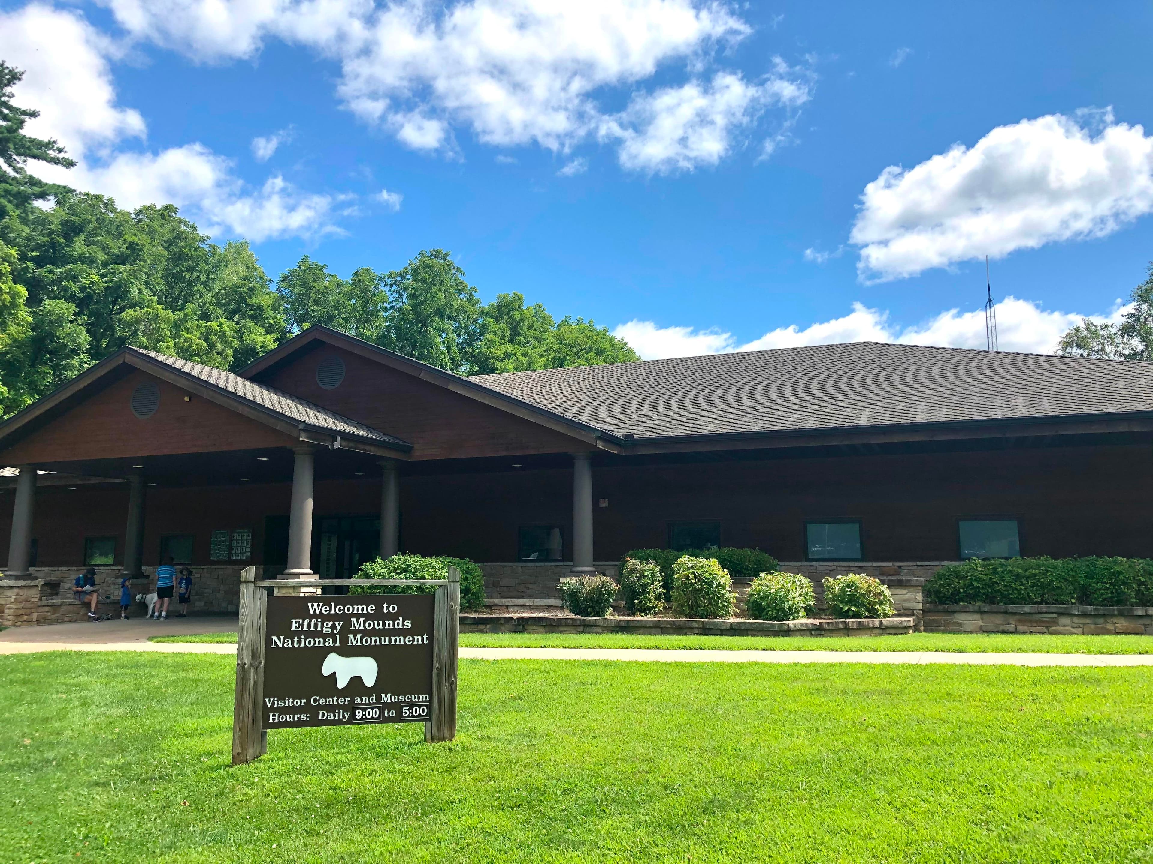 Effigy Mounds Visitor Center and Museum