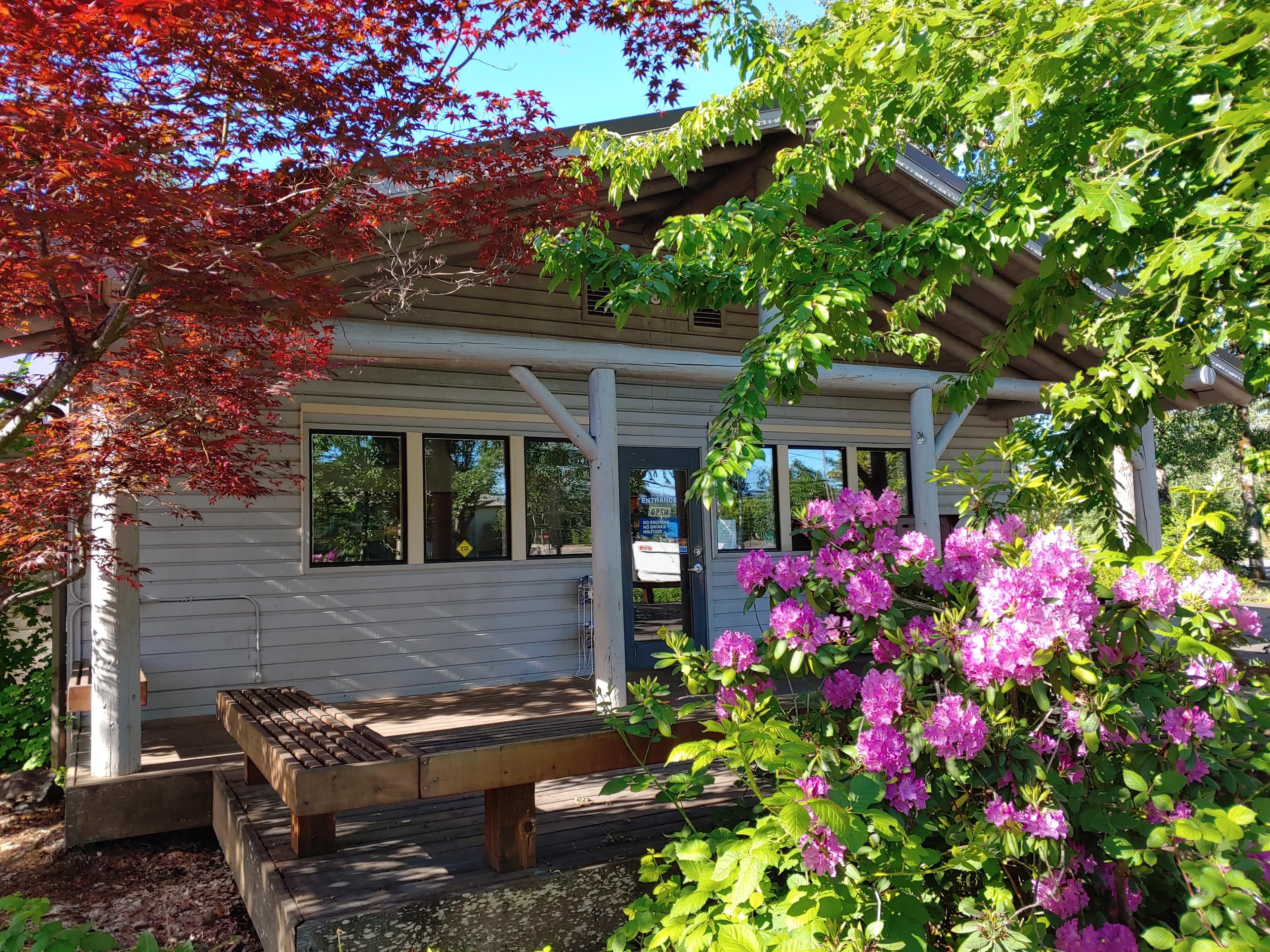 Illinois Valley Visitor Center