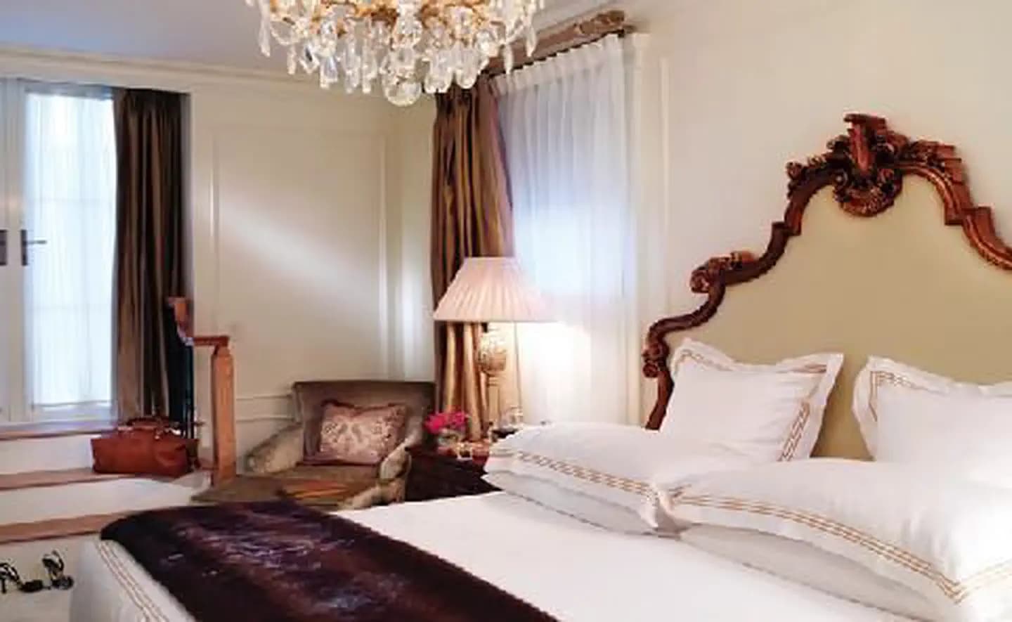 Spacious Guestrooms & Suites 