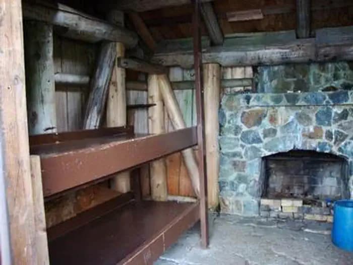 HASSELBORG CREEK CABIN5