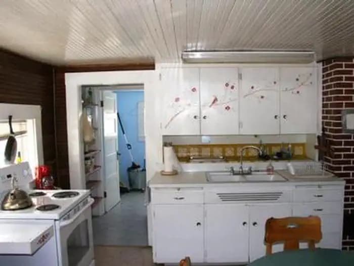 JOHNSON CREEK GUARD STATION