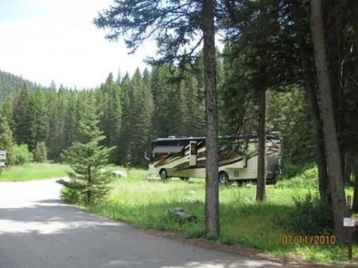 Greek Creek Campground - Campsite with Class A motor home