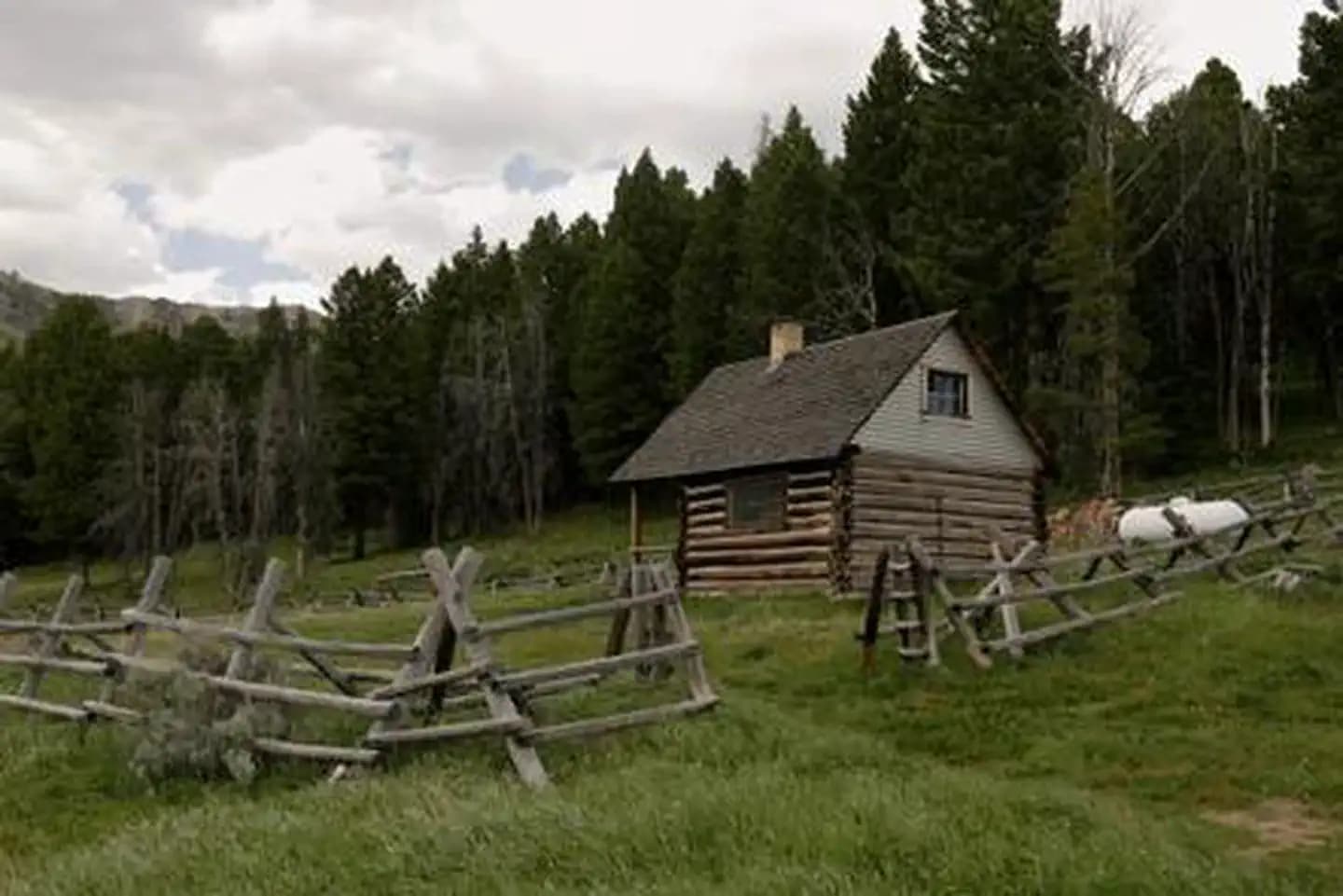 ANTONE CABIN & FENCE