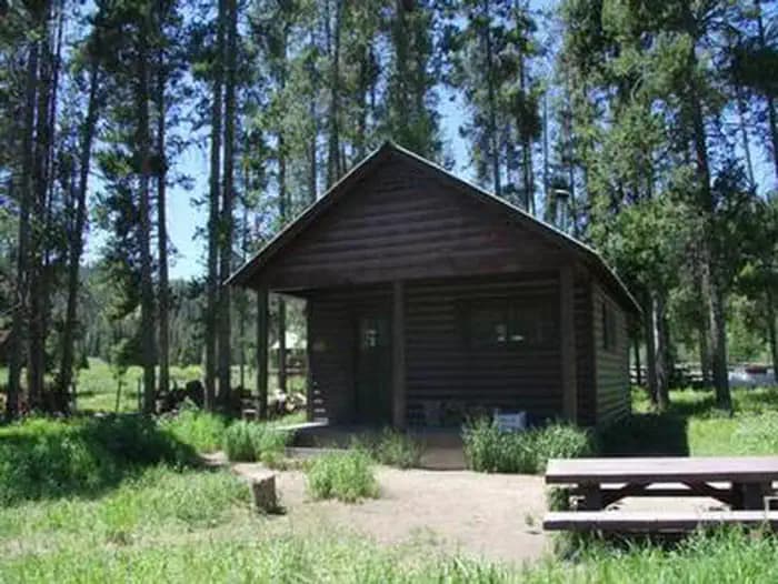 MEADOWS CABIN