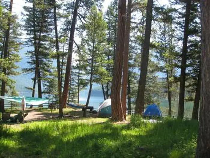 HOLLAND LAKE CAMPGROUND campsites/tents