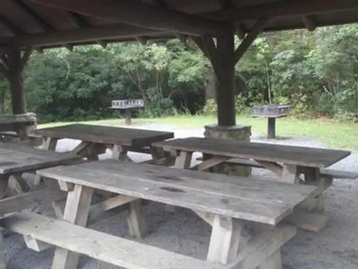 PINK BEDS PICNIC SHELTER (Tables and Grills) 