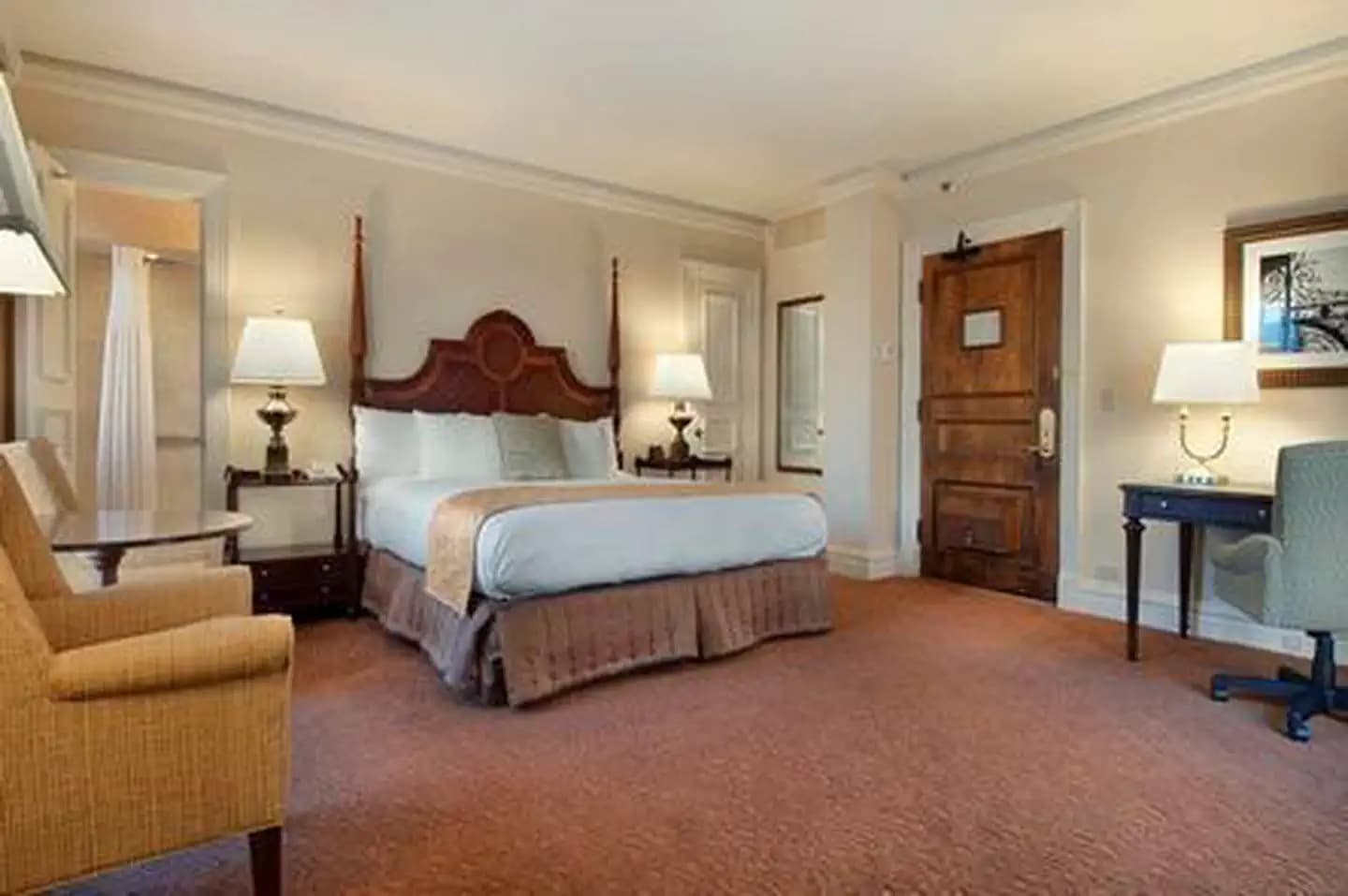 Deluxe Accomodations