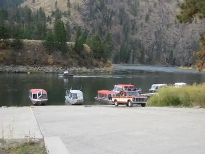 MAIN SALMON RIVER (POWERBOAT)2