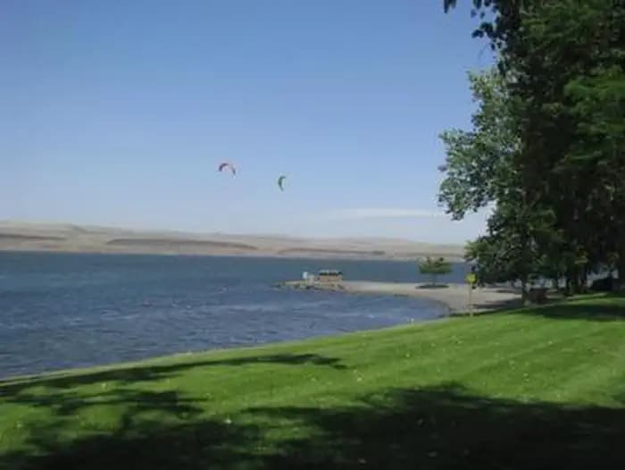 MCNARY BEACH - SOCKEYE SHELTER (OR)