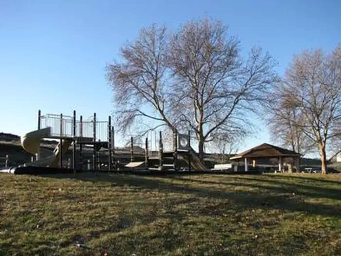 MCNARY BEACH - SOCKEYE SHELTER (OR)