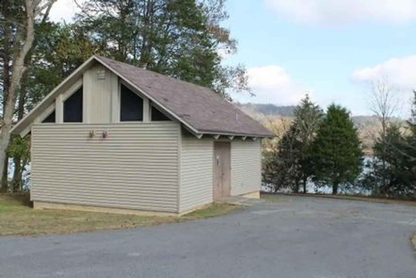 Salt Lick Creek Laundry Facilities