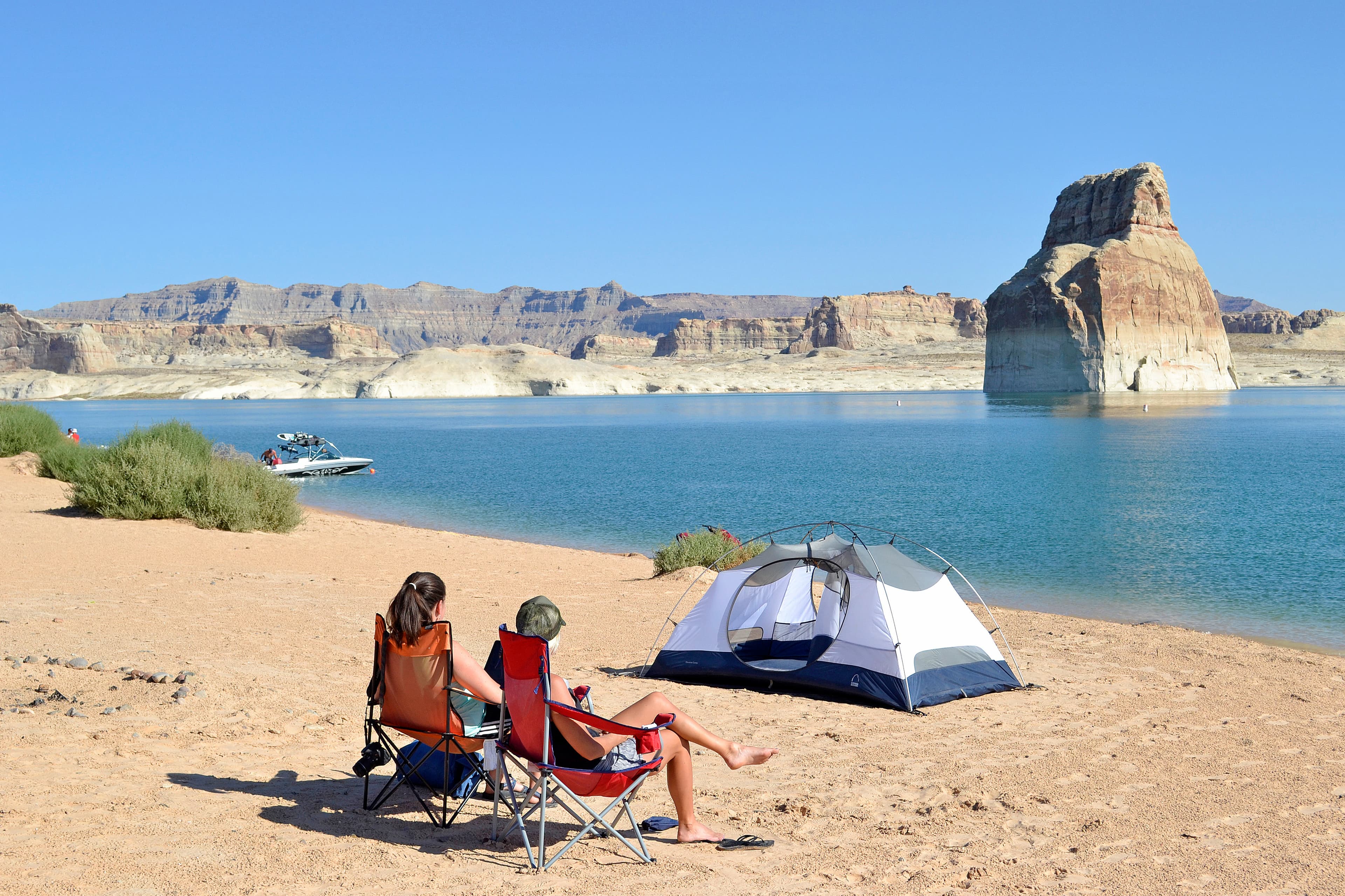 Pitch your tent wherever you want at Lone Rock Beach.