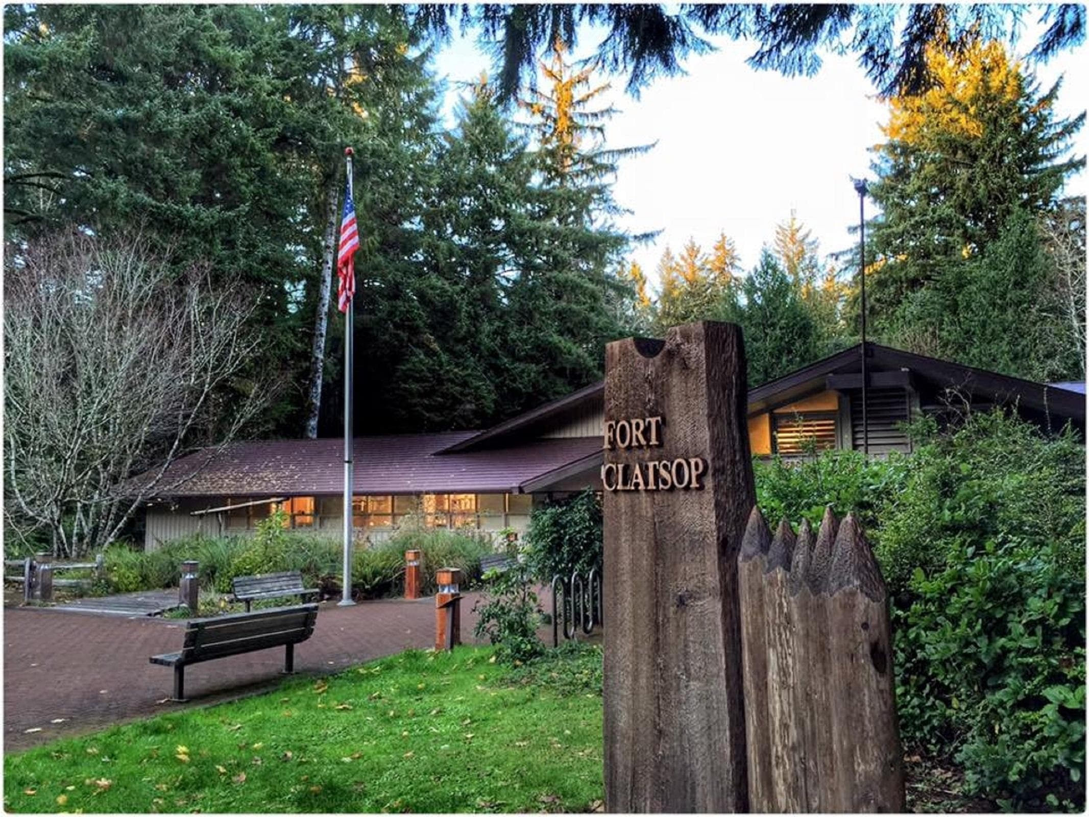 The entrance sign and Fort Clatsop visitor center marks the main entrance point to the replica of Fort Clatsop itself.