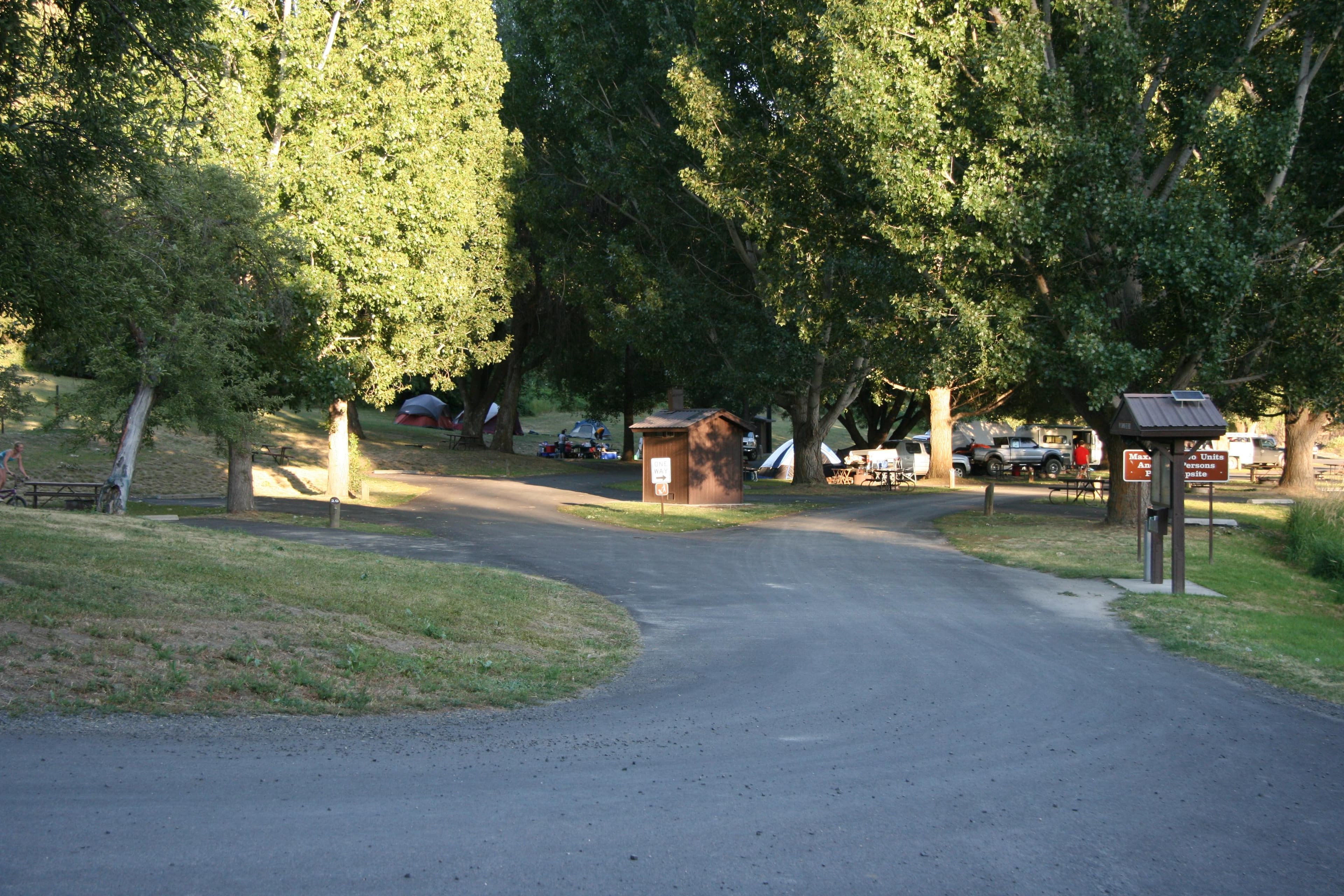 The entrance of Hawk Creek Campground